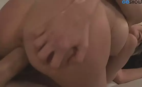 Temperamental Blonde Gives Him an Erotic Fellatio